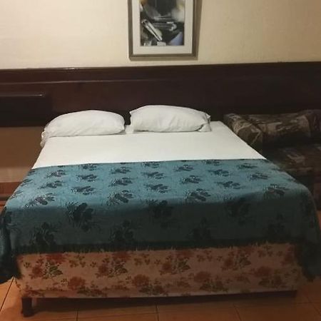 Отель Carnetta'S House Maraval Экстерьер фото
